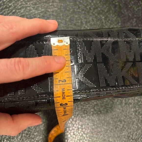 Michael Kors Black and Cream mini Satchel - Picture 8 of 8